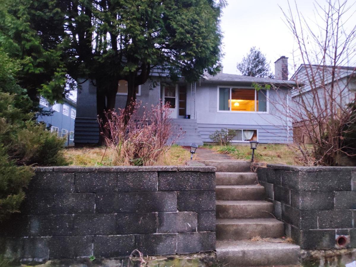Burnaby East Home Exterior foto